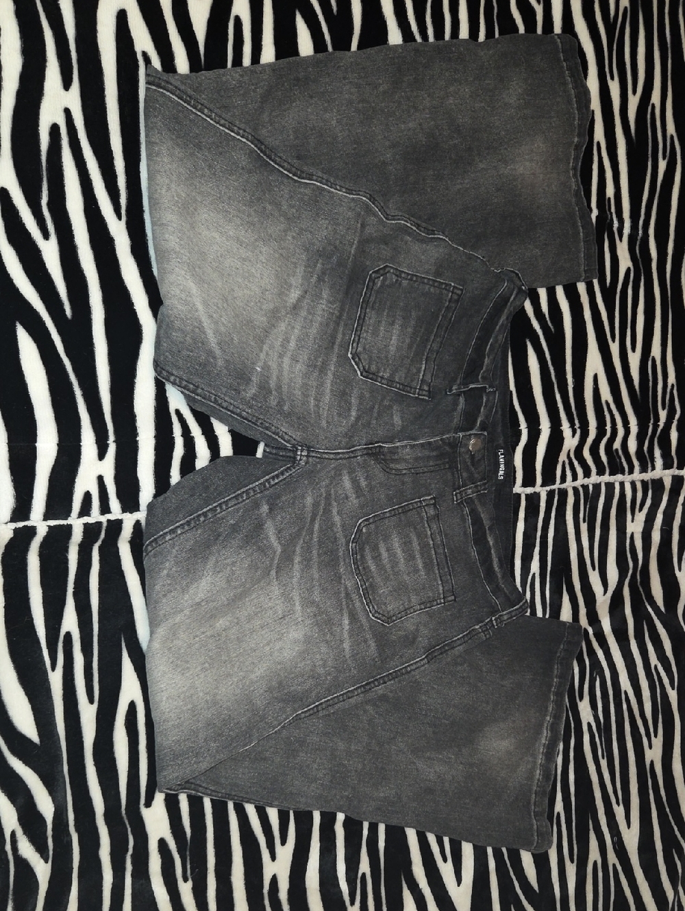 Flamingals Jeans - Picture 2 of 5
